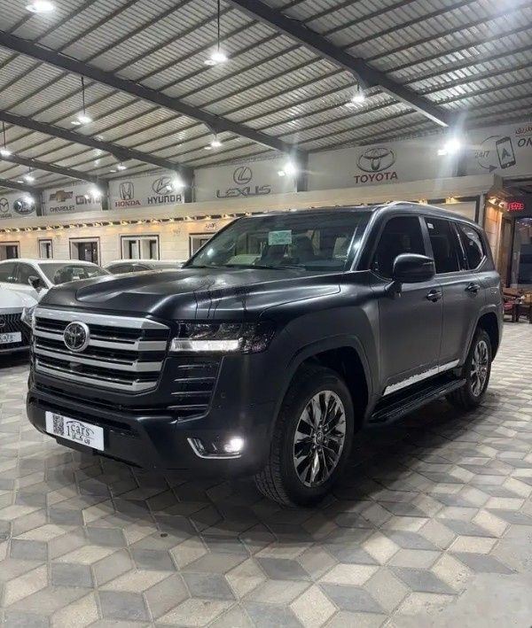 جديدة Toyota Land Cruiser Twin Turbo السلسلة 300، 3.5 لتر، 2026 في المملكة العربية السعودية، الدمام من معرض ون كارز للسيارات One Cars، اللون أسود.  | AUTO.AE | إعلان #295753