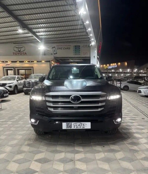 جديدة Toyota Land Cruiser Twin Turbo السلسلة 300، 3.5 لتر، 2026 في المملكة العربية السعودية، الدمام من معرض ون كارز للسيارات One Cars، اللون أسود.  | AUTO.AE | إعلان #295753 — صورة 2 من 10