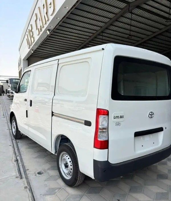 جديدة Toyota Lite Ace سادساً، 1.5 لتر، 2025 في المملكة العربية السعودية، الدمام من معرض ون كارز للسيارات One Cars، اللون أبيض.  | AUTO.AE | إعلان #295256 — صورة 5 من 13