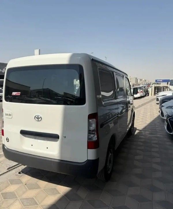 جديدة Toyota Lite Ace سادساً، 1.5 لتر، 2026 في المملكة العربية السعودية، الدمام من معرض ون كارز للسيارات One Cars، اللون أبيض.  | AUTO.AE | إعلان #295287 — صورة 5 من 10