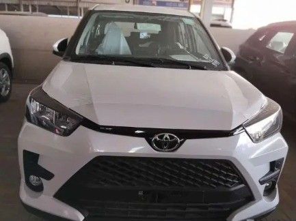 New Toyota Raize I, 1.2 l, 2026 in Saudi Arabia, Dammam by معرض مركبة العز, White color. GCC Specs | AUTO.AE | Listing #260103