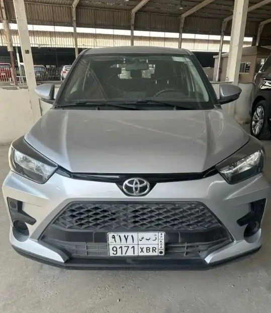 Подержанный Toyota Raize I, 1.0 л, 2022 в Саудовская Аравия, Даммам от معرض اعتماد الشرقية للسيارات Серый цвет.  | AUTO.AE | Объявление #262058