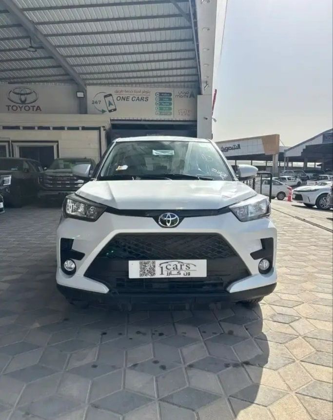 Новый Toyota Raize I, 1.2 л, 2026 в Саудовская Аравия, Даммам от معرض ون كارز للسيارات One Cars Белый цвет. GCC | AUTO.AE | Объявление #276785