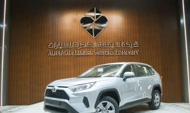 New Toyota RAV4 V (XA50), 2.0 l, 2025 in Saudi Arabia, Dammam by الرفقة الفاخرة للسيارات, Silver color.  | AUTO.AE | Listing #263290