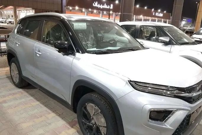 Новый Toyota Urban Cruiser III, 1.5 л, 2026 в Саудовская Аравия, Даммам от معرض مركبة العز Серебристый цвет.  | AUTO.AE | Объявление #295949 — фото 2 из 14