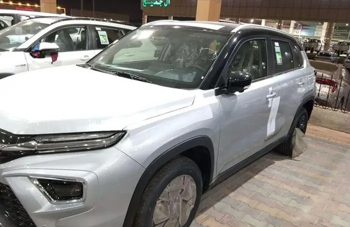 Новый Toyota Urban Cruiser III, 1.5 л, 2026 в Саудовская Аравия, Даммам от معرض مركبة العز Серебристый цвет.  | AUTO.AE | Объявление #295949 — фото 3 из 14