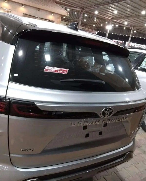 Новый Toyota Urban Cruiser III, 1.5 л, 2026 в Саудовская Аравия, Даммам от معرض مركبة العز Серебристый цвет.  | AUTO.AE | Объявление #295949 — фото 4 из 14