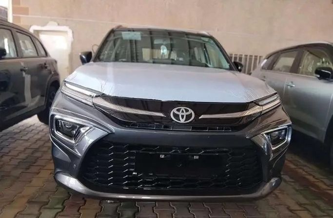 Новый Toyota Urban Cruiser III, 1.5 л, 2026 в Саудовская Аравия, Даммам от معرض مركبة العز Серебристый цвет.  | AUTO.AE | Объявление #295951