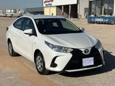 Подержанный Toyota Yaris XP150 Рестайлинг, 1.5 л, 2022 в Саудовская Аравия, Даммам от معرض أبو ماجد Белый цвет. GCC | AUTO.AE | Объявление #258761