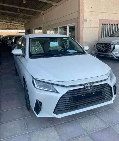جديدة Toyota Yaris رابعاً, 1.5 l, 2026 في في المملكة العربية السعودية, الدمام من معرض احدث المركبات ahdath، اللون أبيض. مواصفات الخليج | AUTO.AE | إعلان #259540