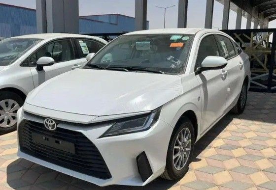 جديدة Toyota Yaris رابعاً, 1.5 l, 2026 في في المملكة العربية السعودية, الدمام من معرض الرعد الأول للسيارات، اللون أبيض.  | AUTO.AE | إعلان #260284