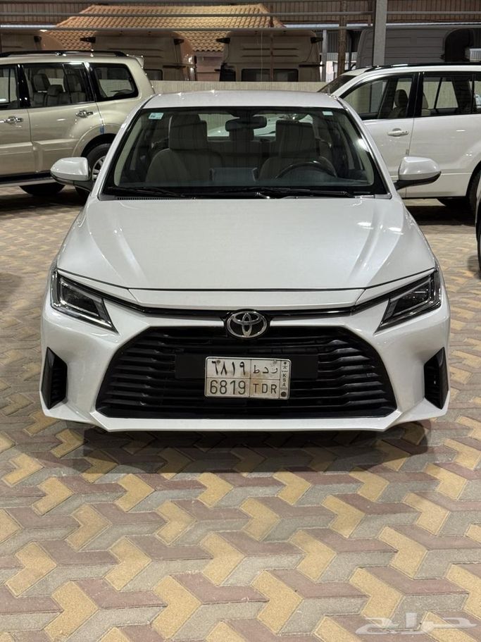 Подержанный Toyota Yaris IV (XP210), 1.5 л, 2023 в Саудовская Аравия, Даммам от مجموعة الخليج للسيارات Белый цвет.  | AUTO.AE | Объявление #262217