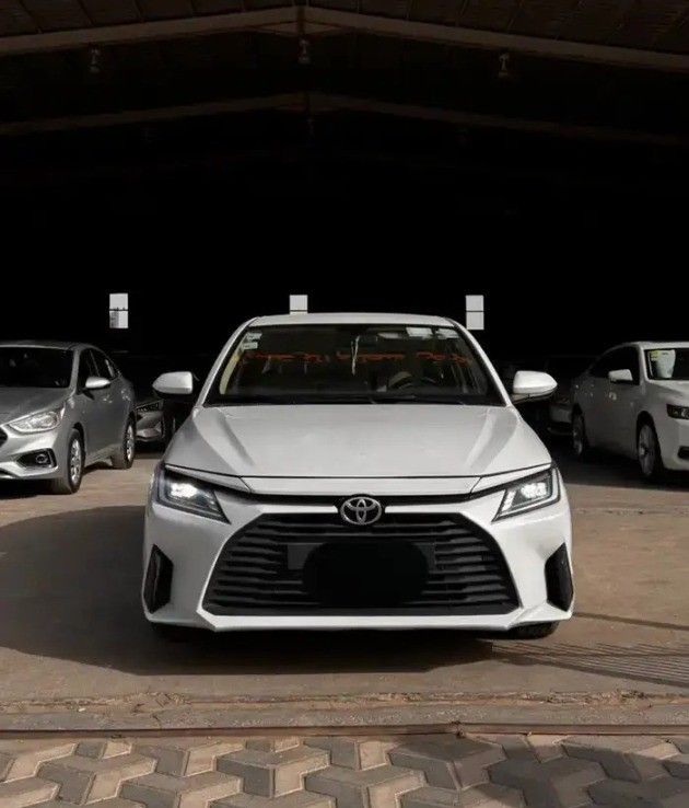 مستعملة Toyota Yaris IV (AC100), 1.3 l, 2023 في في المملكة العربية السعودية, الدمام من معرض سطام الزعبي للسيارات، اللون أبيض.  | AUTO.AE | إعلان #263417