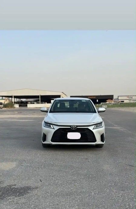 Подержанный Toyota Yaris IV (AC100), 1.5 л, 2023 в Саудовская Аравия, Даммам от معرض سطام الزعبي للسيارات Белый цвет.  | AUTO.AE | Объявление #277962