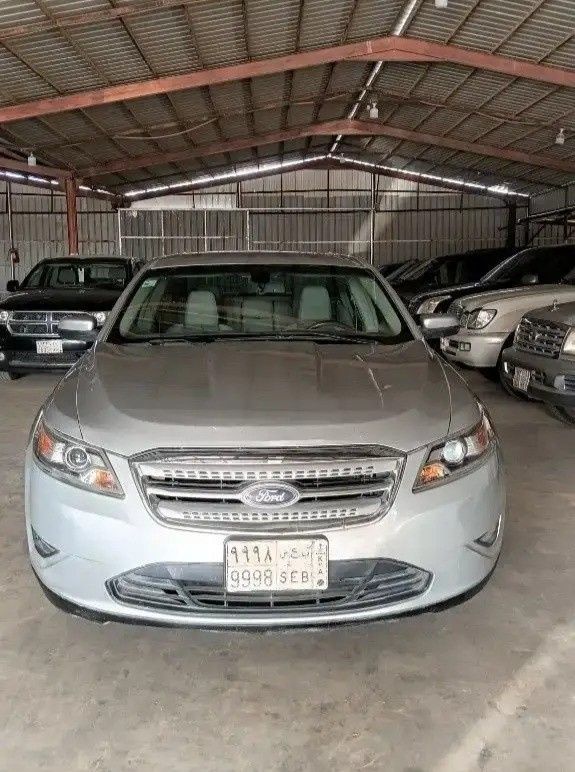 Подержанный Ford Taurus VI, 3.5 л, 2011 в Саудовская Аравия, Хафар аль-Батин от معرض موتر الخليج للسيارات Серебристый цвет.  | AUTO.AE | Объявление #281394