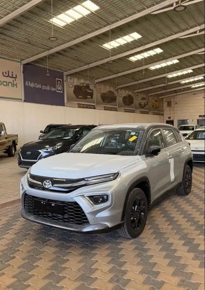 Новый ⁦Toyota Urban Cruiser III, 1.5 л, 2026⁩ в Саудовская Аравия, Хафар аль-Батин от معرض تركي راجح الهاجري للسيارات Серебристый цвет.  | AUTO.AE | Объявление #281516