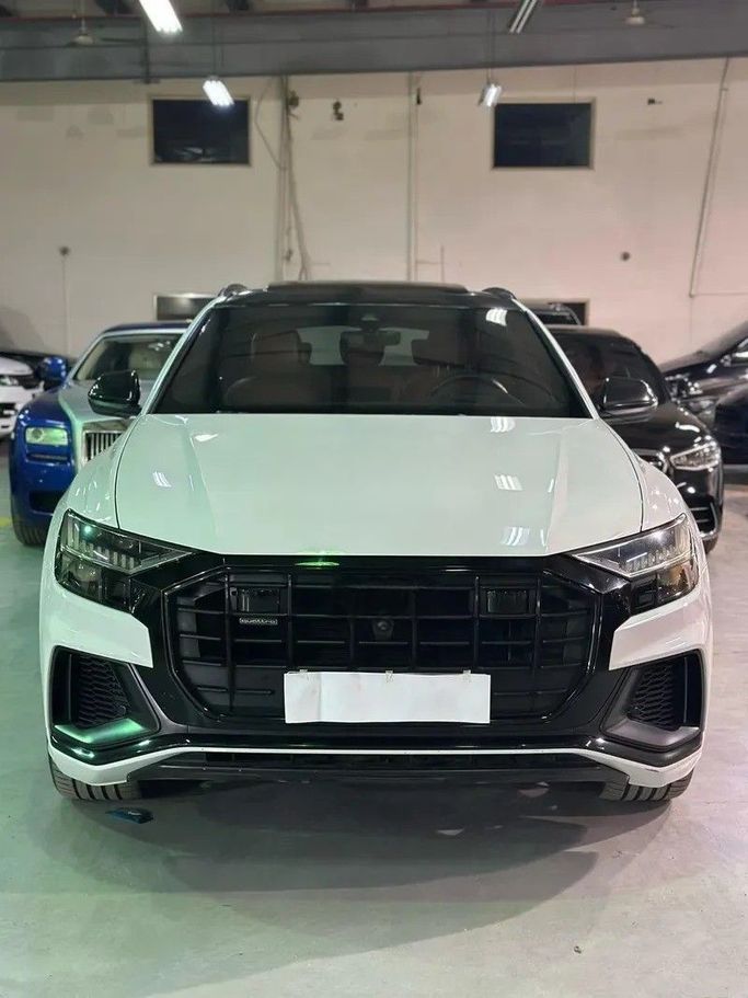 مستعملة Audi Q8 55 TFSI ط (4 م), 3.0 l, 2019 في في المملكة العربية السعودية, جدة من Edition One، اللون أبيض.  | AUTO.AE | إعلان #246556