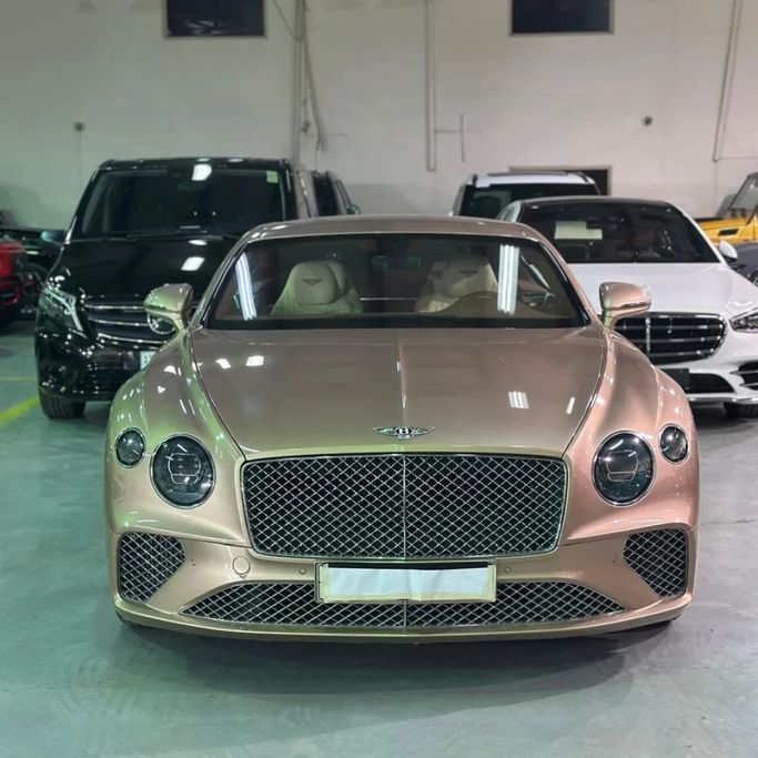 مستعملة Bentley Continental GT ثالثاً, 6.0 l, 2019 في في المملكة العربية السعودية, جدة من Edition One، اللون ذهبي.  | AUTO.AE