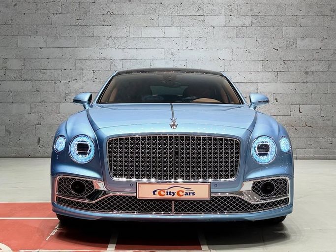 مستعملة Bentley Flying Spur ثالثاً, 4.0 l, 2022 في في المملكة العربية السعودية, جدة من CIty Cars، اللون أزرق فاتح.  | AUTO.AE
