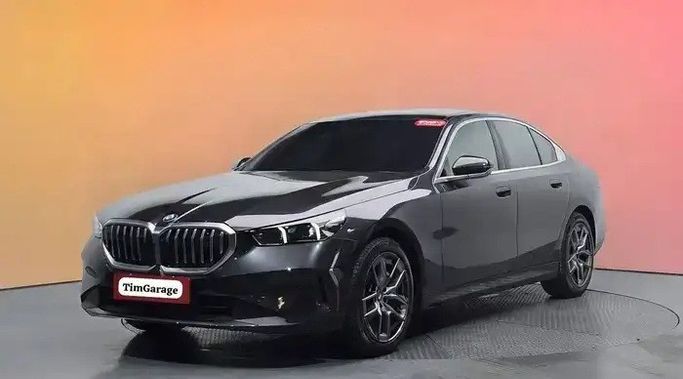 Used ⁦BMW 5 Series 520i VIII (G60/G61/G68), 2.0 l, 2025⁩ in Saudi Arabia, Jeddah by Tim Garage تيم المركبات, Black color.  | AUTO.AE | Listing #279486