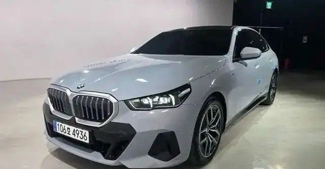 مستعملة ⁦BMW 5 Series 520i VIII (G60/ G61/ G68)، 2.0 l، 2024⁩ في في المملكة العربية السعودية, جدة من Tim Garage تيم المركبات، اللون لون آخر.  | AUTO.AE | إعلان #280112