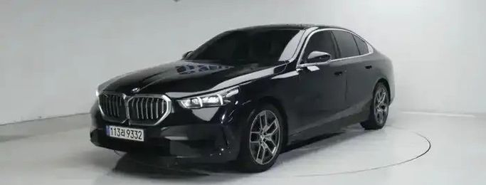 Used BMW 5 Series 520i VIII (G60/G61/G68), 2.0 l, 2024 in Saudi Arabia, Jeddah by Tim Garage تيم المركبات, Black color.  | AUTO.AE | Listing #280232