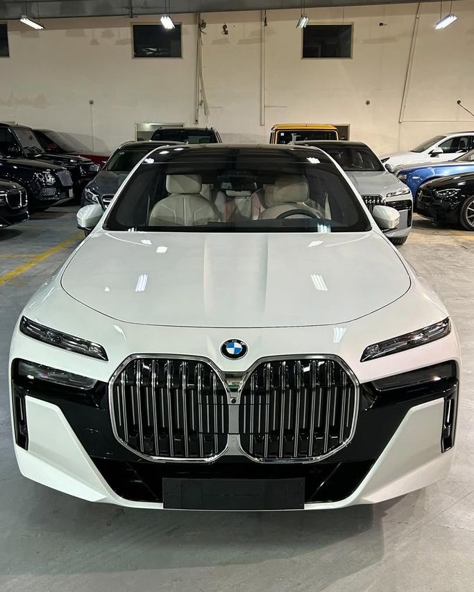 Новый BMW 7 Series 740i VII (G70), 3.0 л, 2024 в Саудовская Аравия, Джидда от Edition One Белый цвет.  | AUTO.AE | Объявление #246106