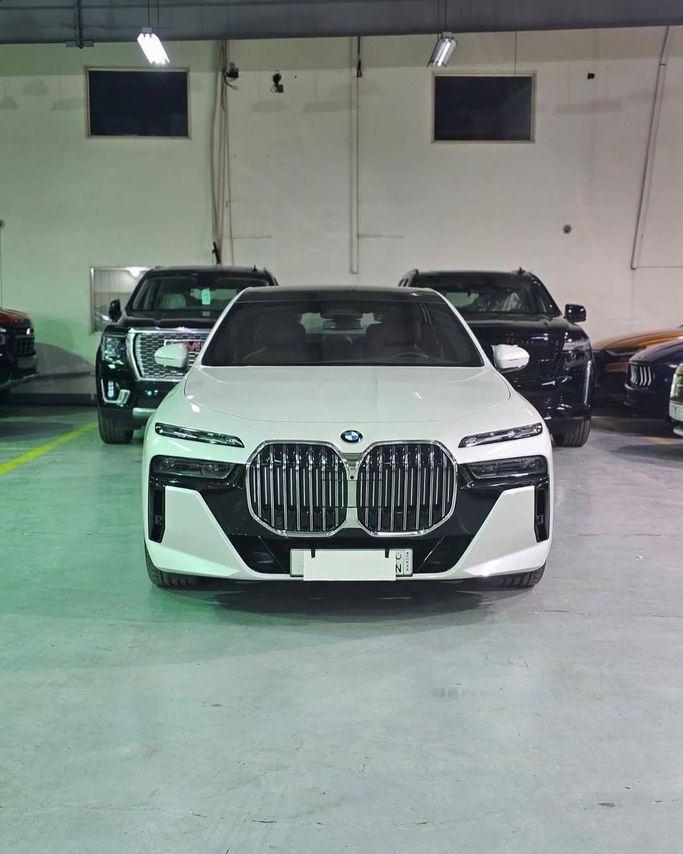 جديدة BMW 7 Series 740i سابعاً (G70), 3.0 l, 2023 في في المملكة العربية السعودية, جدة من Edition One، اللون أبيض.  | AUTO.AE | إعلان #246238