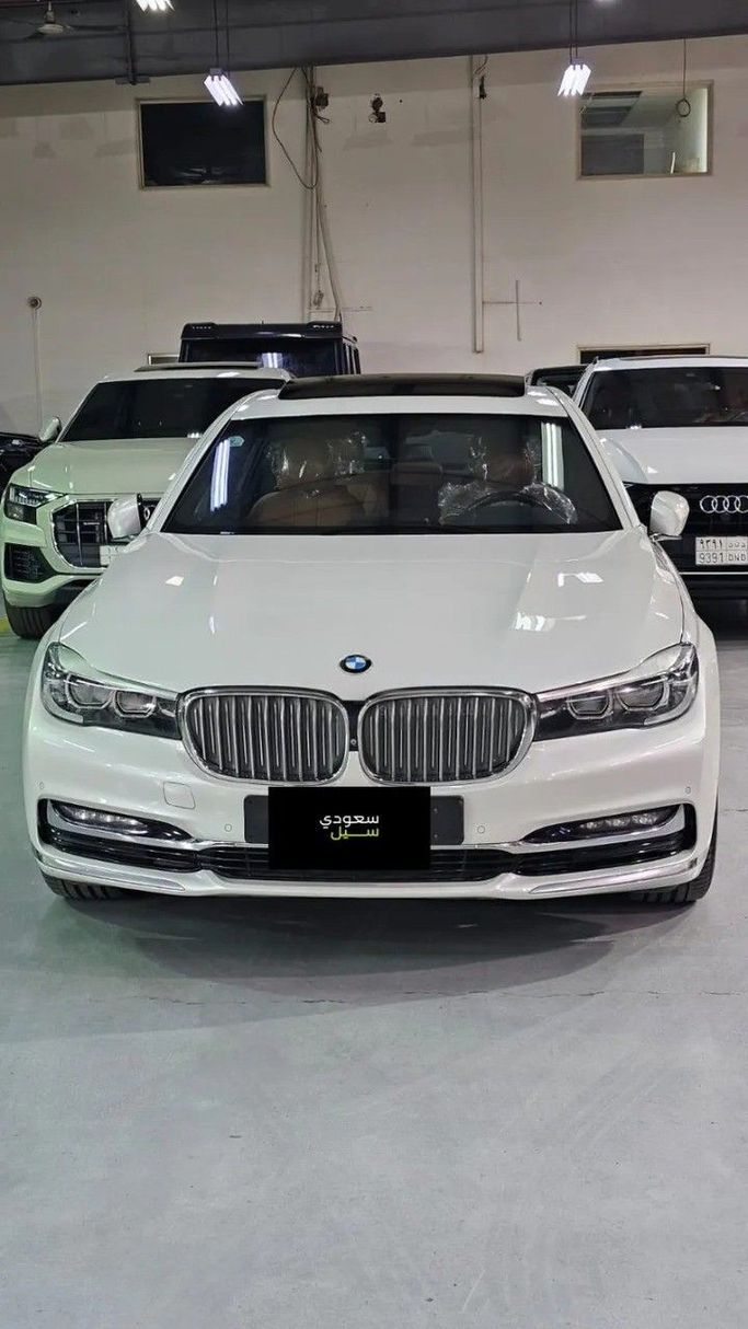 Подержанный BMW 7 Series 740Li VI (G11/G12), 3.0 л, 2018 в Саудовская Аравия, Джидда от Edition One Белый цвет.  | AUTO.AE