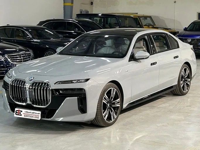 Подержанный BMW 7 Series 735i VII (G70), 3.0 л, 2024 в Саудовская Аравия, Джидда от Edition One Серый цвет.  | AUTO.AE | Объявление #246621
