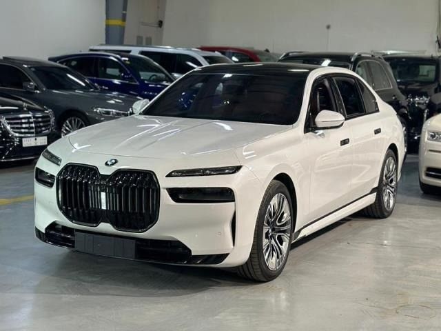 Used BMW 7 Series 735i VII (G70), 3.0 l, 2023 in Saudi Arabia, Jeddah by Edition One, White color.  | AUTO.AE | Listing #246859