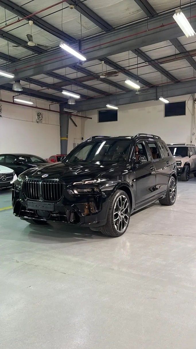 مستعملة BMW X7 40i I (G07) فيس ليفت, 3.0 l, 2023 في في المملكة العربية السعودية, جدة من Edition One، اللون أسود.  | AUTO.AE | إعلان #246454