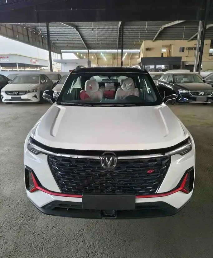 جديدة Changan CS35PLUS أنا فيس ليفت, 1.6 l, 2025 في في المملكة العربية السعودية, جدة من Rotana روتانا للسيارات، اللون أبيض.  | AUTO.AE | إعلان #275859