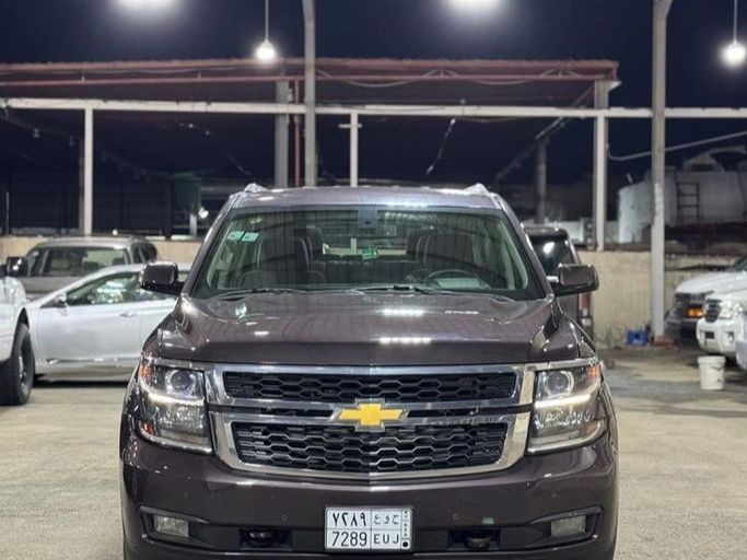 مستعملة Chevrolet Suburban حادي عشر, 5.3 l, 2016 في في المملكة العربية السعودية, جدة من Al Ameed Al Mumayaz معرض العميد المميز للسيارات، اللون بني. أخرى | AUTO.AE | إعلان #282638