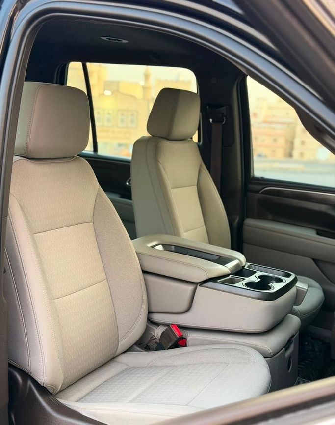Подержанный Chevrolet Tahoe V, 5.3 л, 2023 в Саудовская Аравия, Джидда от Ideal Experience Trading ايديال اكسبيرينس للتجارة Черный цвет.  | AUTO.AE | Объявление #296335 — фото 15 из 18