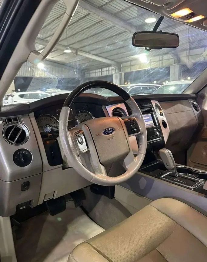 مستعملة Ford Expedition ثالثاً، 5.4 لتر، 2011 في المملكة العربية السعودية، جدة من Manarat Al Tayseer شركة منارة التيسير، اللون أبيض.  | AUTO.AE | إعلان #295917 — صورة 11 من 18
