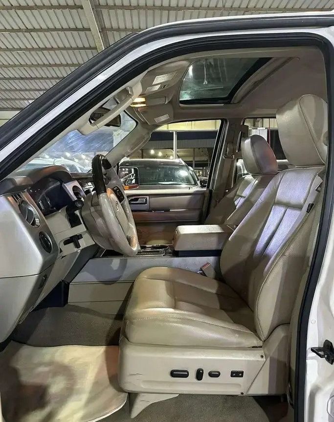 مستعملة Ford Expedition ثالثاً، 5.4 لتر، 2011 في المملكة العربية السعودية، جدة من Manarat Al Tayseer شركة منارة التيسير، اللون أبيض.  | AUTO.AE | إعلان #295917 — صورة 13 من 18