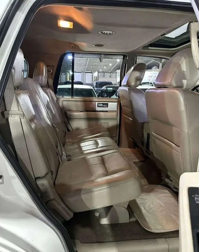 مستعملة Ford Expedition ثالثاً، 5.4 لتر، 2011 في المملكة العربية السعودية، جدة من Manarat Al Tayseer شركة منارة التيسير، اللون أبيض.  | AUTO.AE | إعلان #295917 — صورة 14 من 18