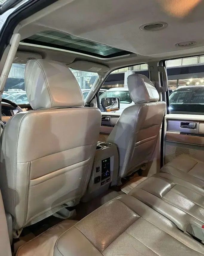 مستعملة Ford Expedition ثالثاً، 5.4 لتر، 2011 في المملكة العربية السعودية، جدة من Manarat Al Tayseer شركة منارة التيسير، اللون أبيض.  | AUTO.AE | إعلان #295917 — صورة 15 من 18