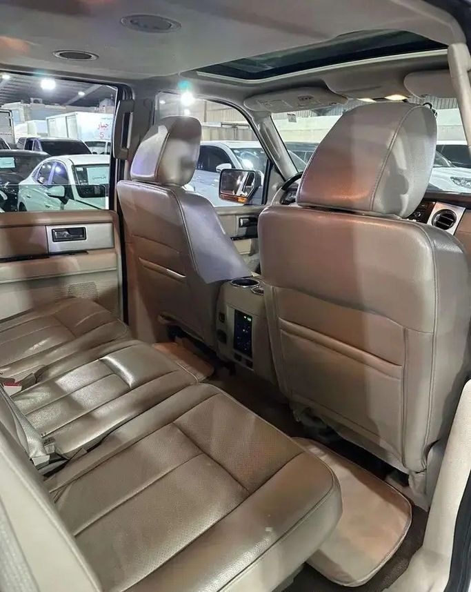 مستعملة Ford Expedition ثالثاً، 5.4 لتر، 2011 في المملكة العربية السعودية، جدة من Manarat Al Tayseer شركة منارة التيسير، اللون أبيض.  | AUTO.AE | إعلان #295917 — صورة 17 من 18