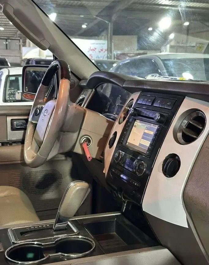 مستعملة Ford Expedition ثالثاً، 5.4 لتر، 2011 في المملكة العربية السعودية، جدة من Manarat Al Tayseer شركة منارة التيسير، اللون أبيض.  | AUTO.AE | إعلان #295917 — صورة 10 من 18