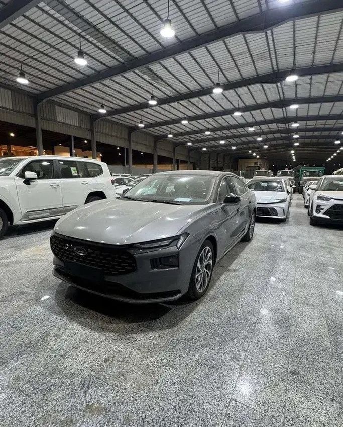 جديدة ⁦Ford Taurus China / GCC، 2.0 l، 2026⁩ في في المملكة العربية السعودية, جدة من Al Obour شركة العبور المطور للسيارات ، اللون رمادي.  | AUTO.AE | إعلان #277733