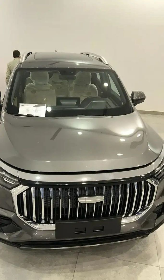 جديدة Geely Okavango أنا فيس ليفت, 2.0 l, 2025 في في المملكة العربية السعودية, جدة من Rotana روتانا للسيارات، اللون رمادي.  | AUTO.AE | إعلان #275832