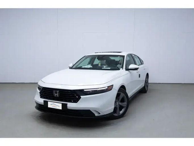 جديدة Honda Accord حادي عشر, 1.5 l, 2024 في في المملكة العربية السعودية, جدة من TM شركة التموين الحديث، اللون أبيض. المواصفات اليابانية | AUTO.AE