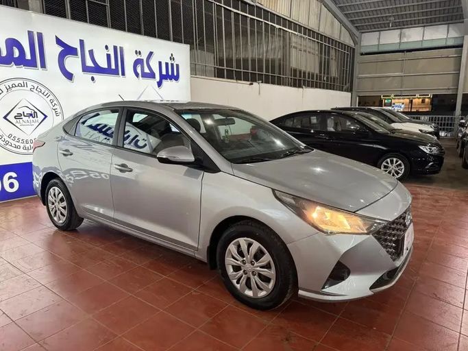 Подержанный Hyundai Accent VI (BN7), 1.5 л, 2023 в Саудовская Аравия, Джидда от Al Najah Autos شركة النجاح المميز للسيارات Серебристый цвет. Other | AUTO.AE