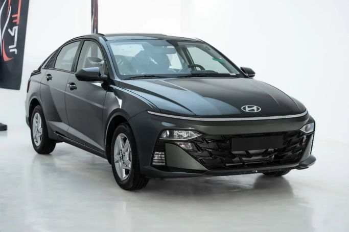 جديدة Hyundai Accent السادس (BN7), 1.5 l, 2025 في في المملكة العربية السعودية, جدة من Hala Car شركة هلا كار ، اللون أسود.  | AUTO.AE