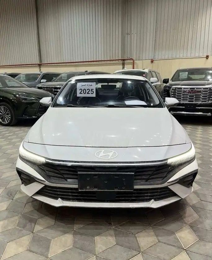 جديدة Hyundai Elantra عملية فيس ليفت VII (CN7), 1.6 l, 2025 في في المملكة العربية السعودية, جدة من Khiyarak Al Mumayaz  معرض خيارك المميز للسيارات، اللون أبيض. مواصفات الخليج | AUTO.AE | إعلان #252764