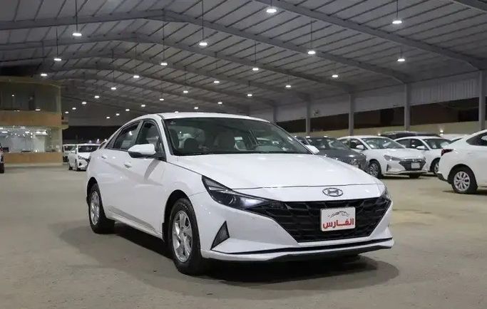 Used Hyundai Elantra VII (CN7), 1.5 l, 2022 in Saudi Arabia, Jeddah by Al Faris معرض الفارس المتجدد للسيارات, White color.  | AUTO.AE | Listing #278999