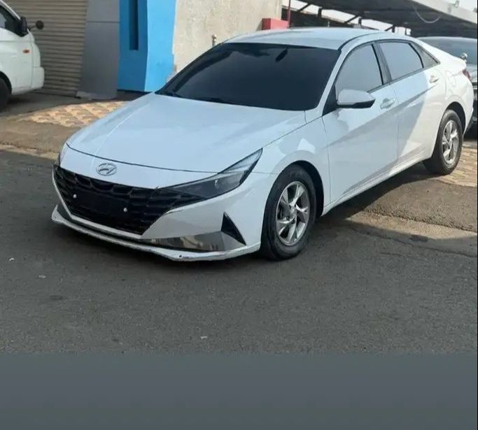 Used Hyundai Elantra VII (CN7), 2.0 l, 2021 in Saudi Arabia, Jeddah by Sanam United Cars معرض سنام المتحدة للسيارات, White color.  | AUTO.AE | Listing #282116