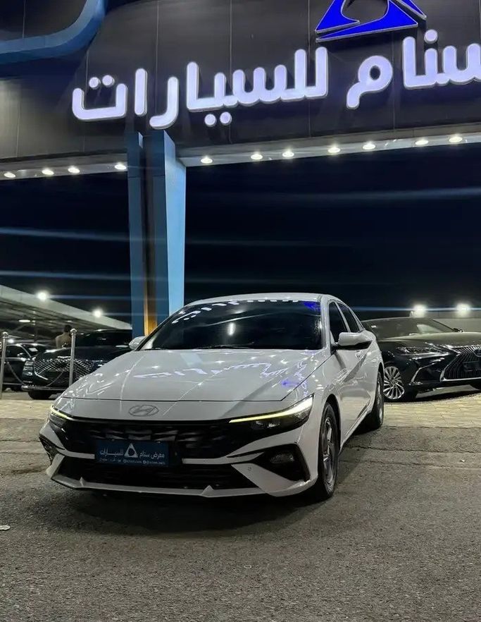 مستعملة ⁦Hyundai Elantra عملية فيس ليفت VII (CN7)، 1.6 l، 2024⁩ في في المملكة العربية السعودية, جدة من Sanam United Cars معرض سنام المتحدة للسيارات، اللون أبيض.  | AUTO.AE | إعلان #282117